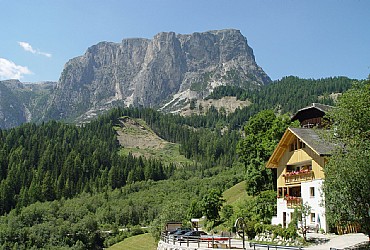 Case con appartamenti Badia: Jusciarahof - Giacomo Irsara